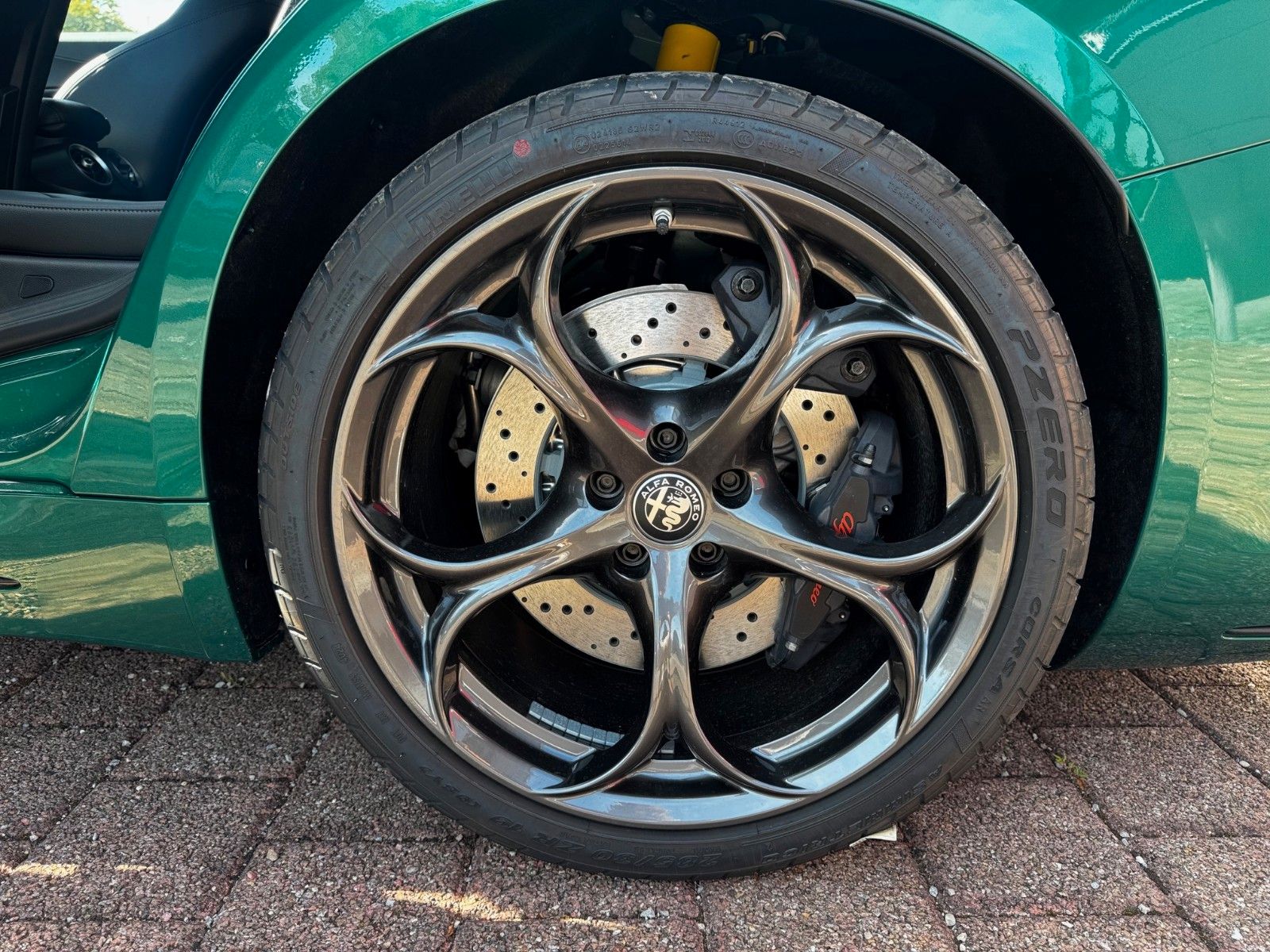 Fahrzeugabbildung Alfa Romeo Giulia Quadrifoglio 520 PS MATRIX NAVI SITZHZG.