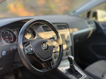Volkswagen Golf - 10