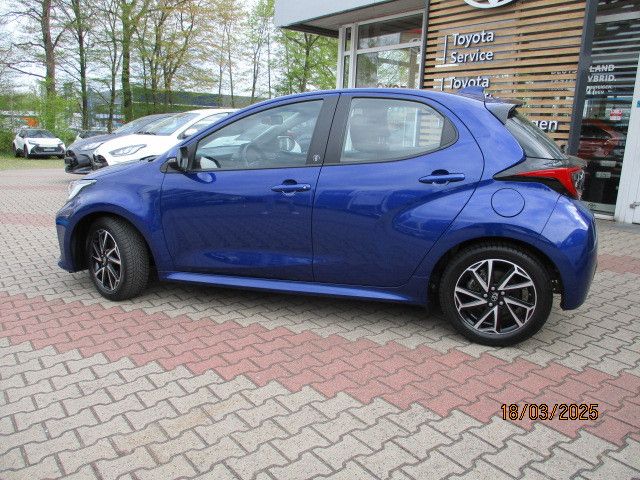 Fahrzeugabbildung Toyota Yaris Hybrid Team Deutschland
