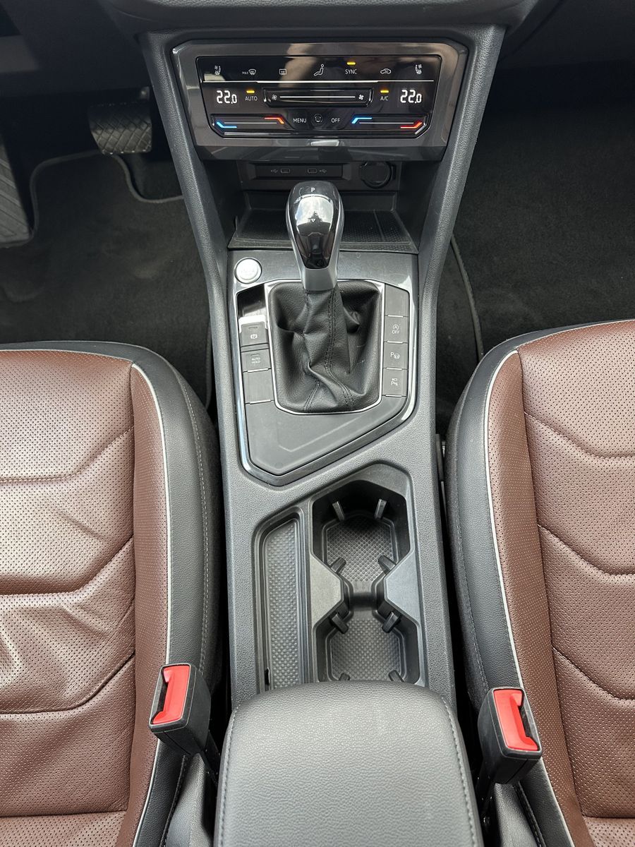 Fahrzeugabbildung Volkswagen Tiguan Allspace Sport NAV+MATRIX+AHK+360°+18ZOLL