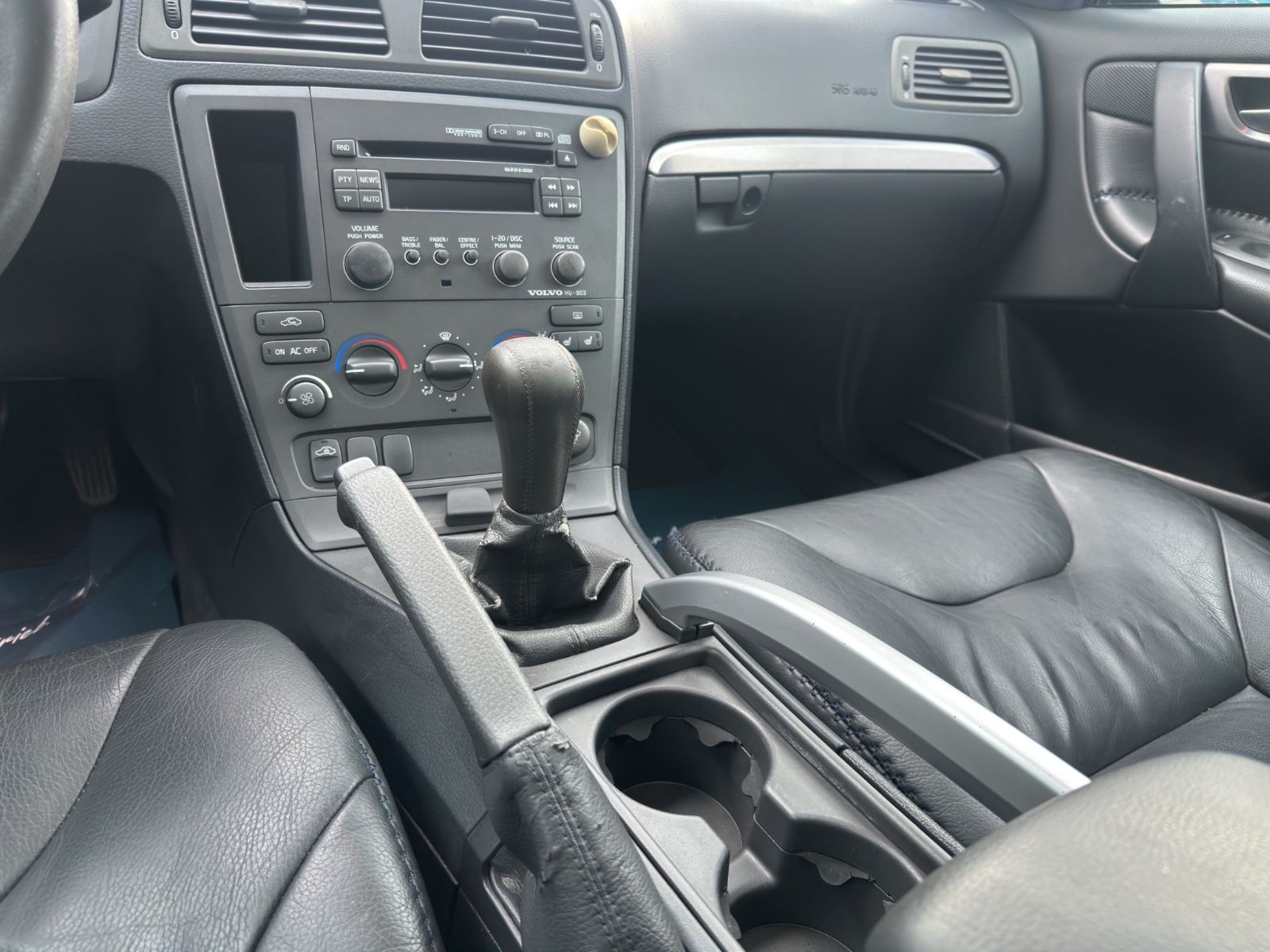 Fahrzeugabbildung Volvo V70 XC 2.4 T AWD/Leder/Schiebedach/Sitzheiz./