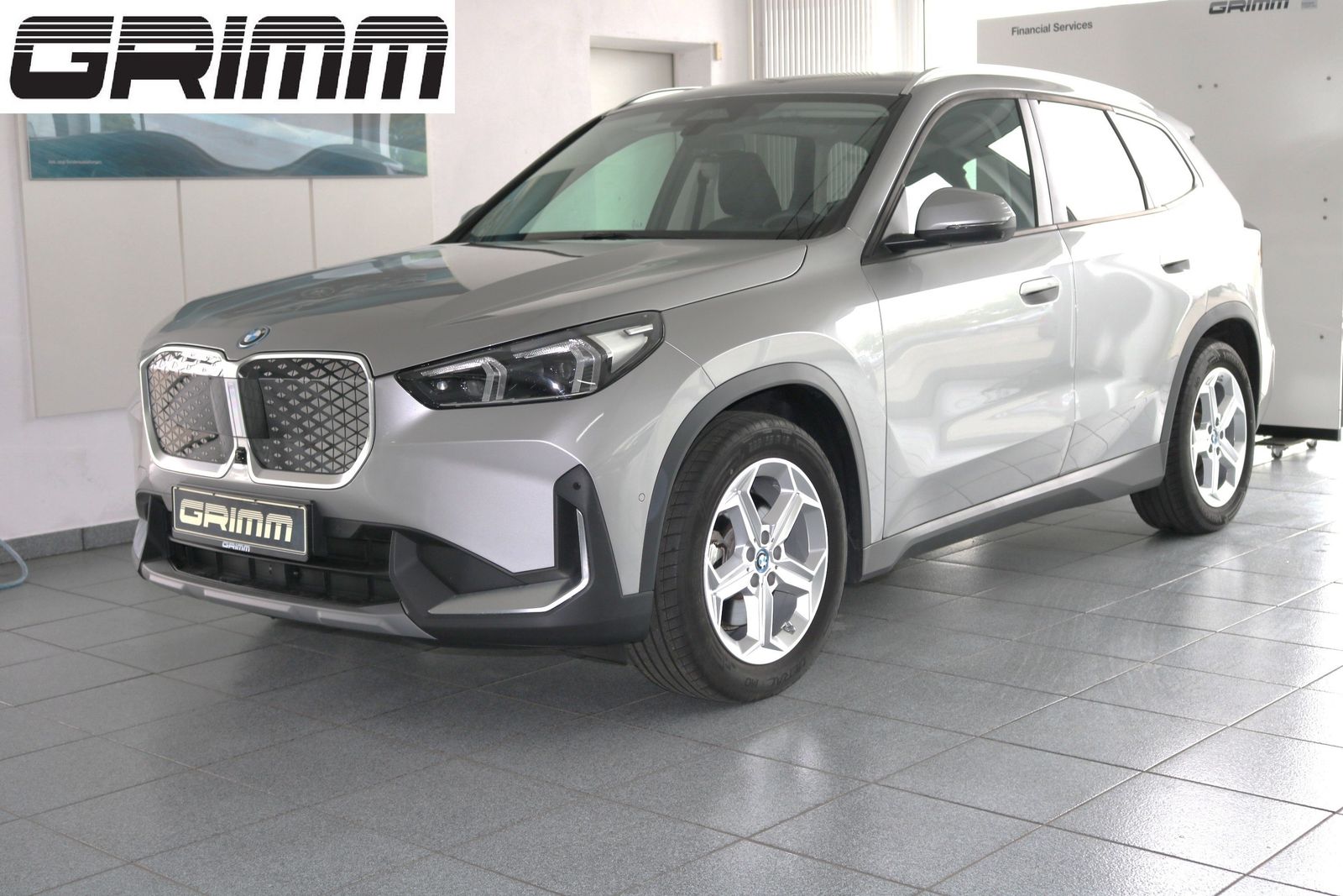 BMW iX1 xDrive30  Head-Up 360°Kamera LED Komfortzg.