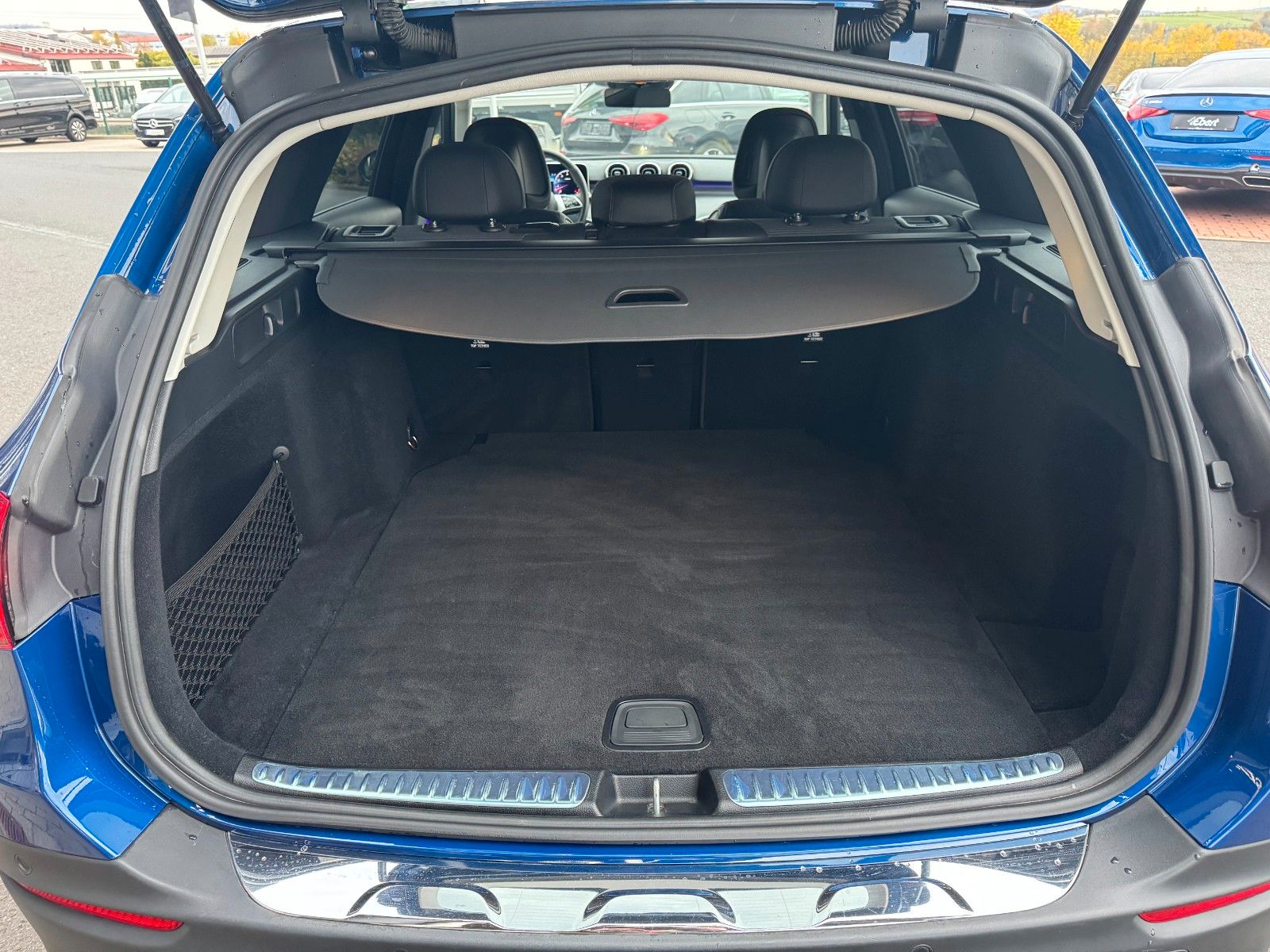 Fahrzeugabbildung Mercedes-Benz C 200 T All Terrain 4M+Ambiente+360+Augmented