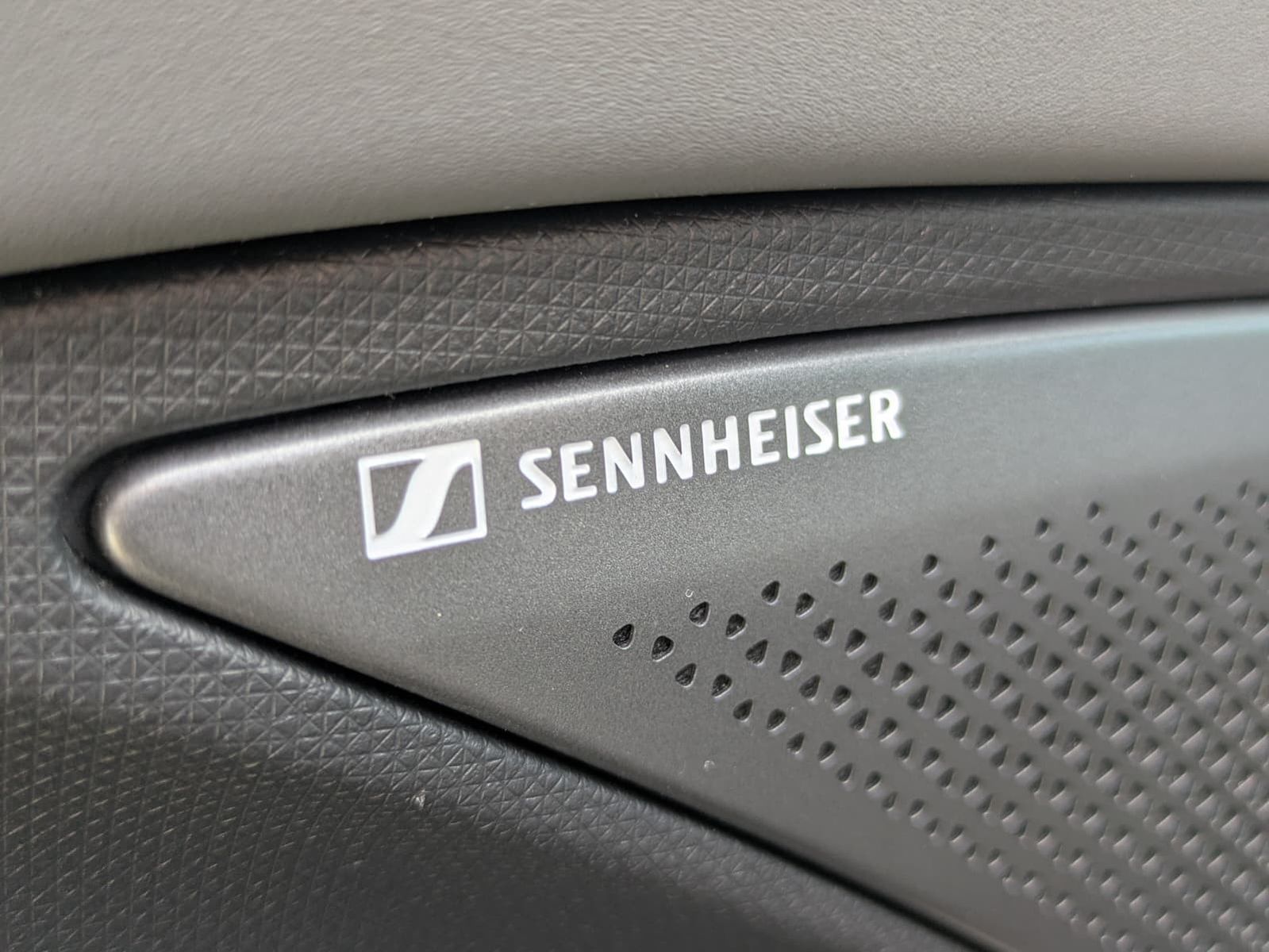 Fahrzeugabbildung CUPRA Terramar 2.0 TSI 4D VZ HUD*MATRIX*PANO*DCC*20"