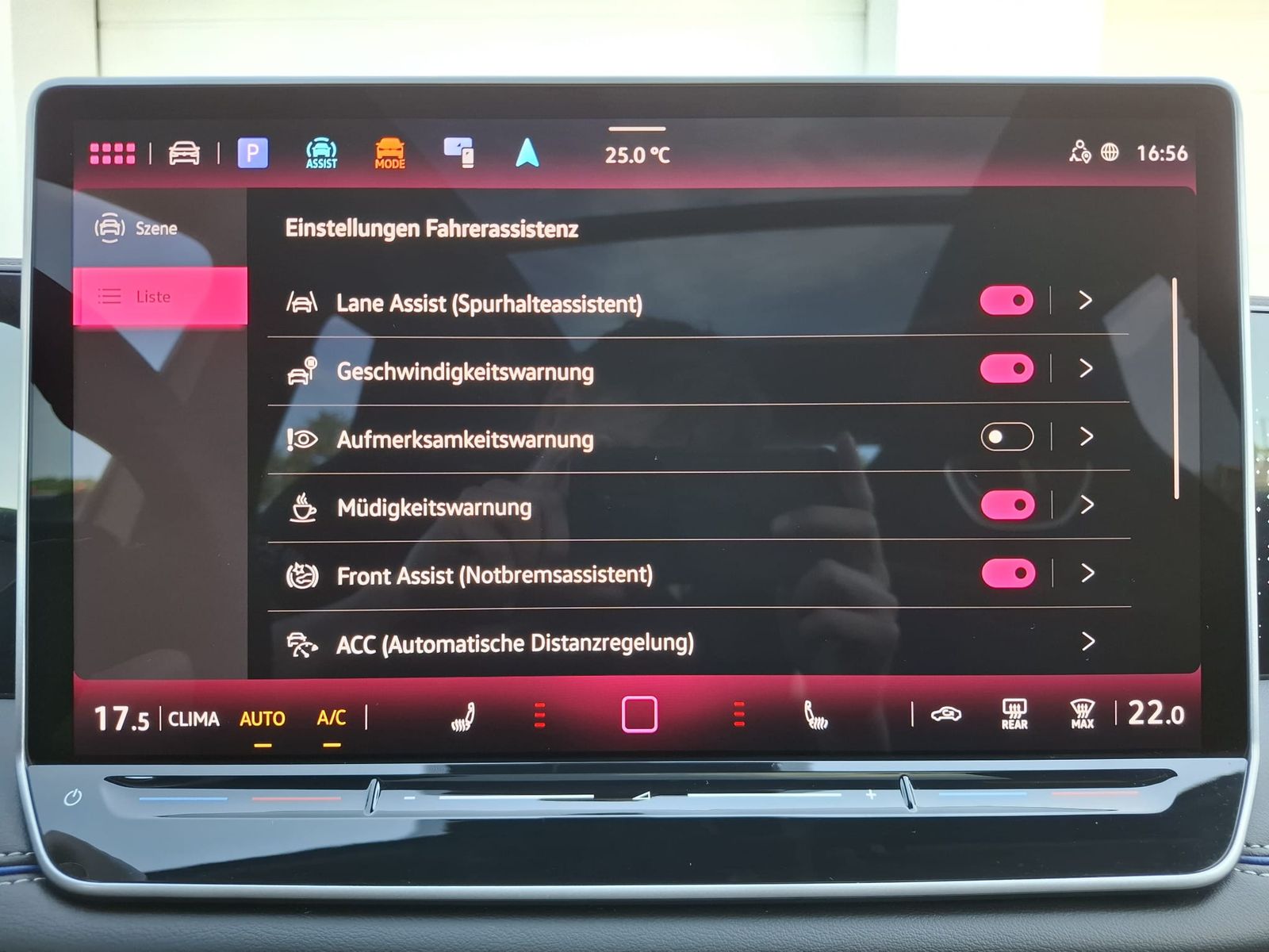 Fahrzeugabbildung Volkswagen Tiguan 2.0 TDI 4M R-Line BLACK*PAN*HK*AHK*MATRIX