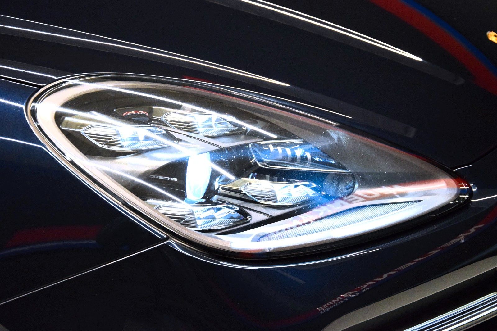 Fahrzeugabbildung Porsche Cayenne E-Hybrid Pano. ACC Matrix. Bose Approv.