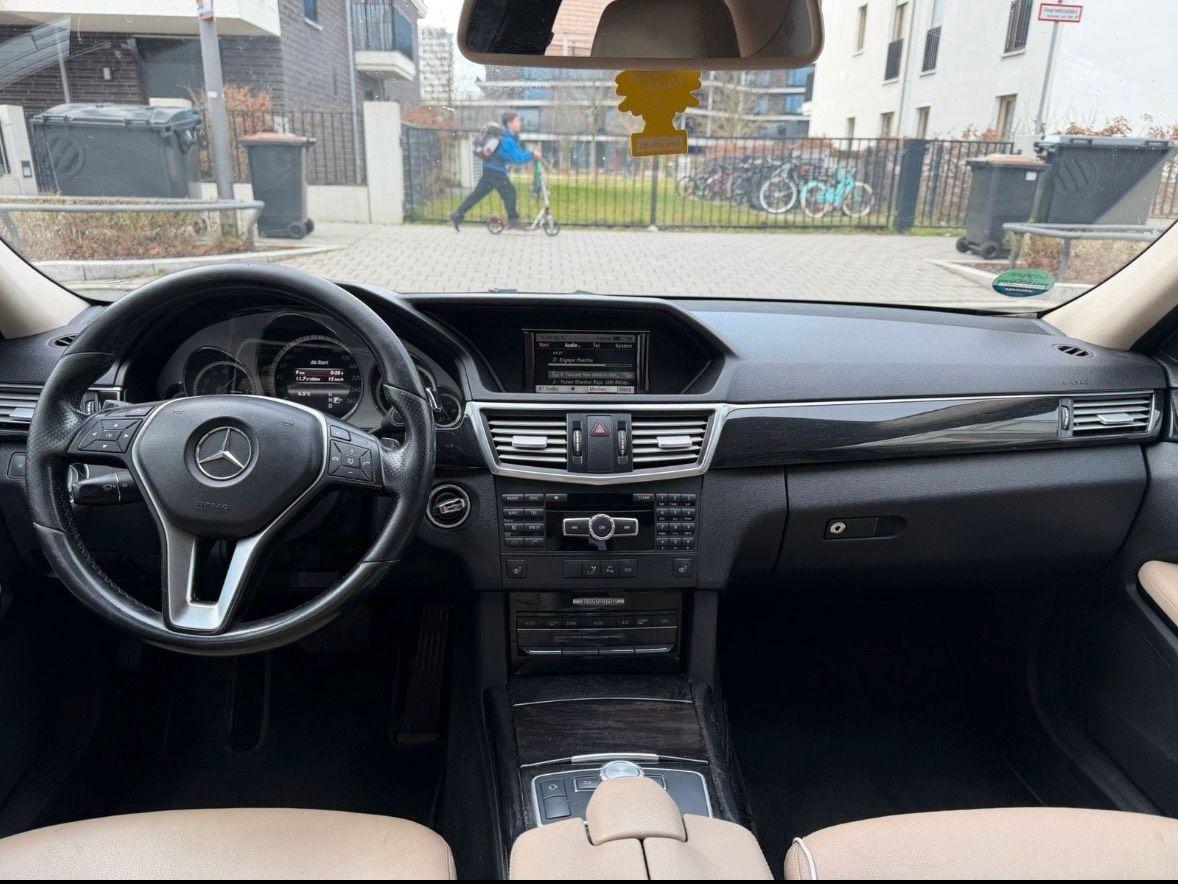 Mercedes-Benz E 220