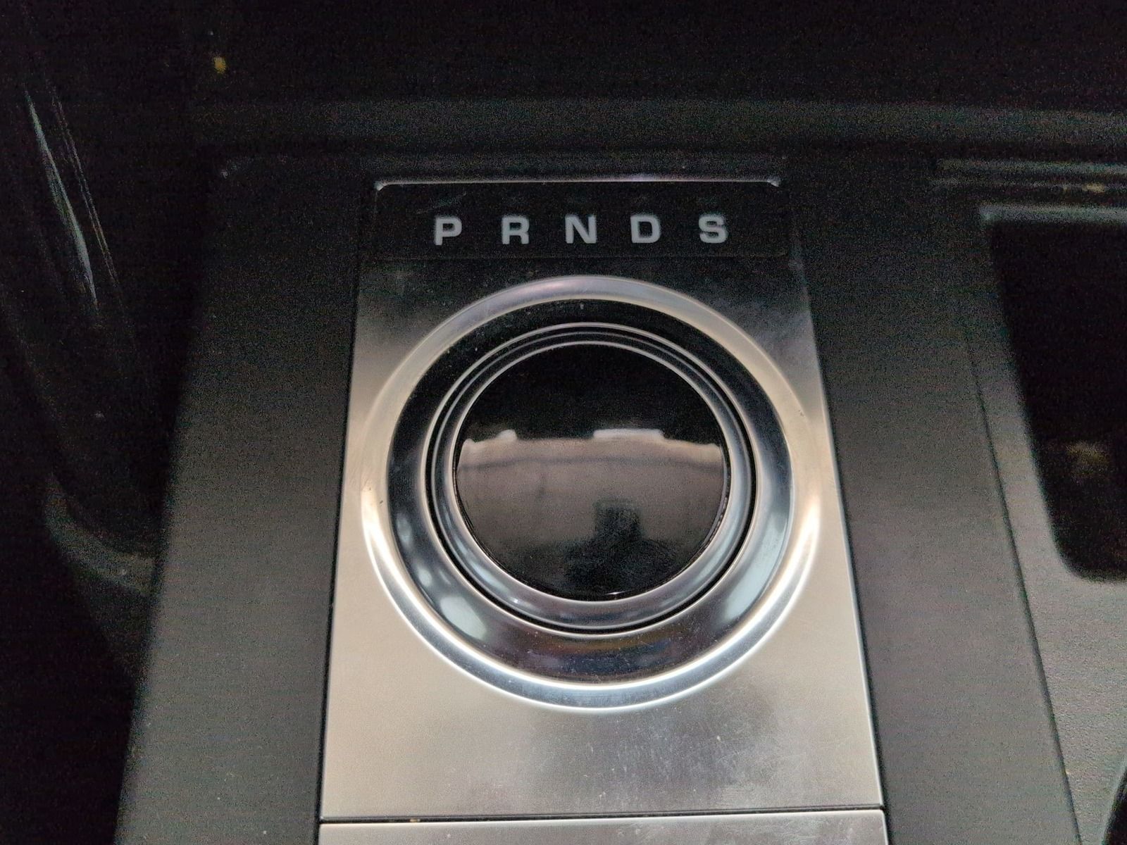 Fahrzeugabbildung Land Rover Discovery 5 2.0 TD4 SE * Leder * AHK * Navi*