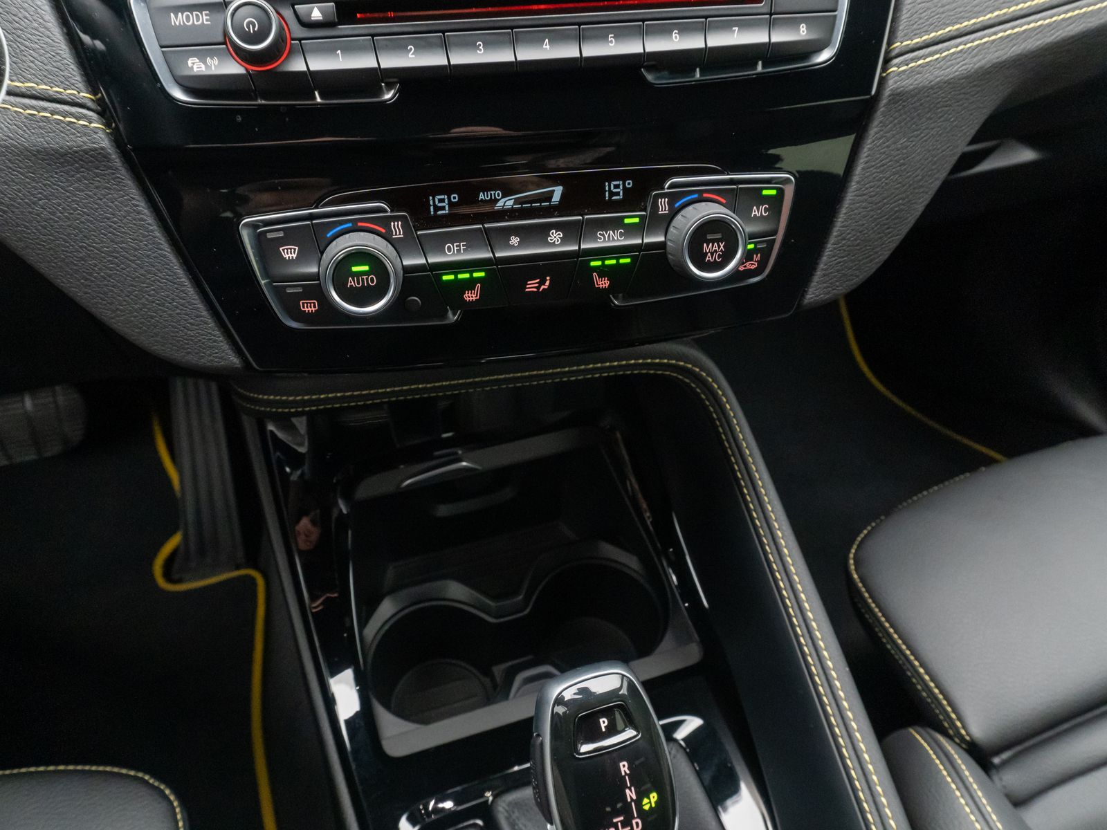 Fahrzeugabbildung BMW X2 xD20d M Sport Navi+ Alarm DAB HUD H/K 19Zoll
