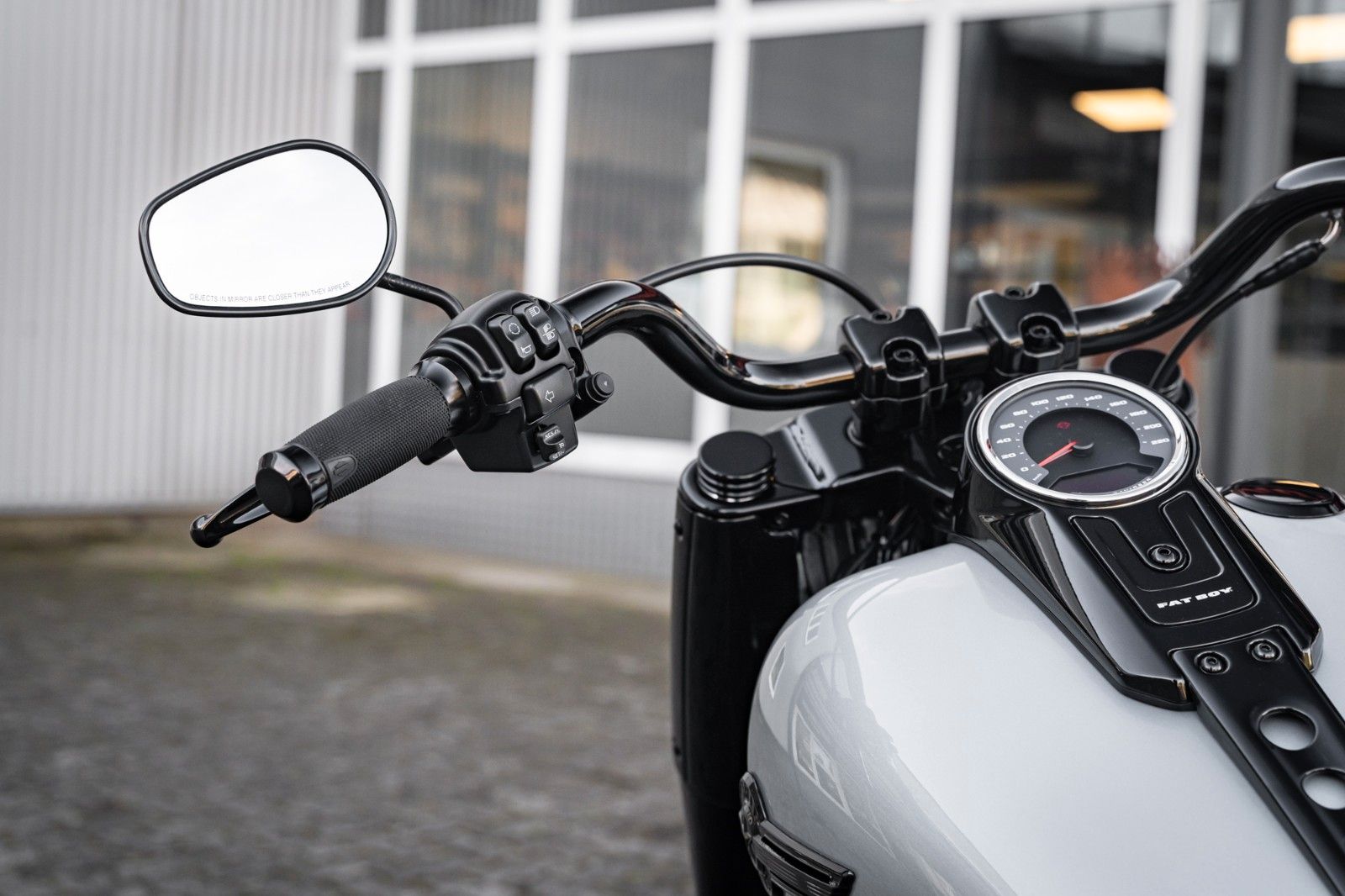 Fahrzeugabbildung Harley-Davidson SILVER DARK FAT BOY FLFBS 114 MY24 - JEKILL&HYDE