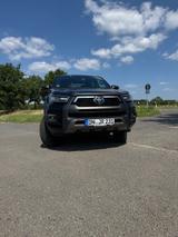 Toyota Hilux Invincible 2.8 L - gebrauchte Toyota Hilux aus dem Jahr 2023