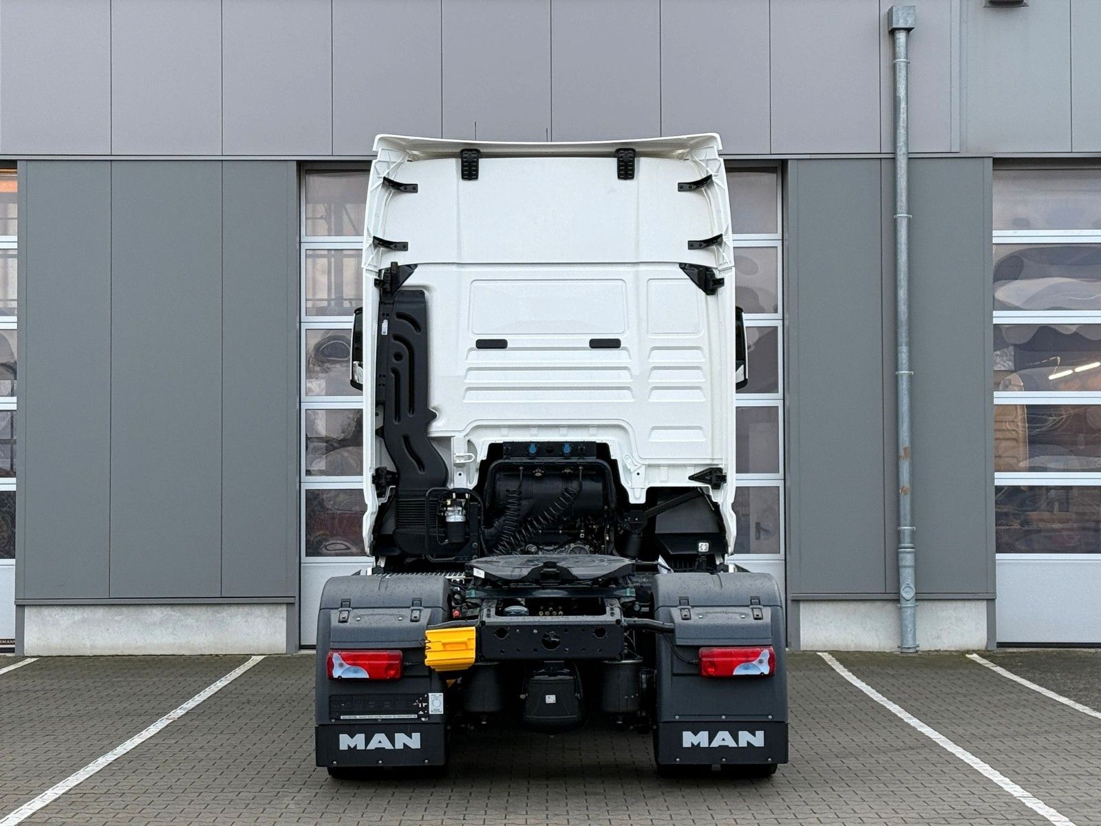 Fahrzeugabbildung MAN TGX 18.520 BL SA Retarder & Nebenantrieb D30