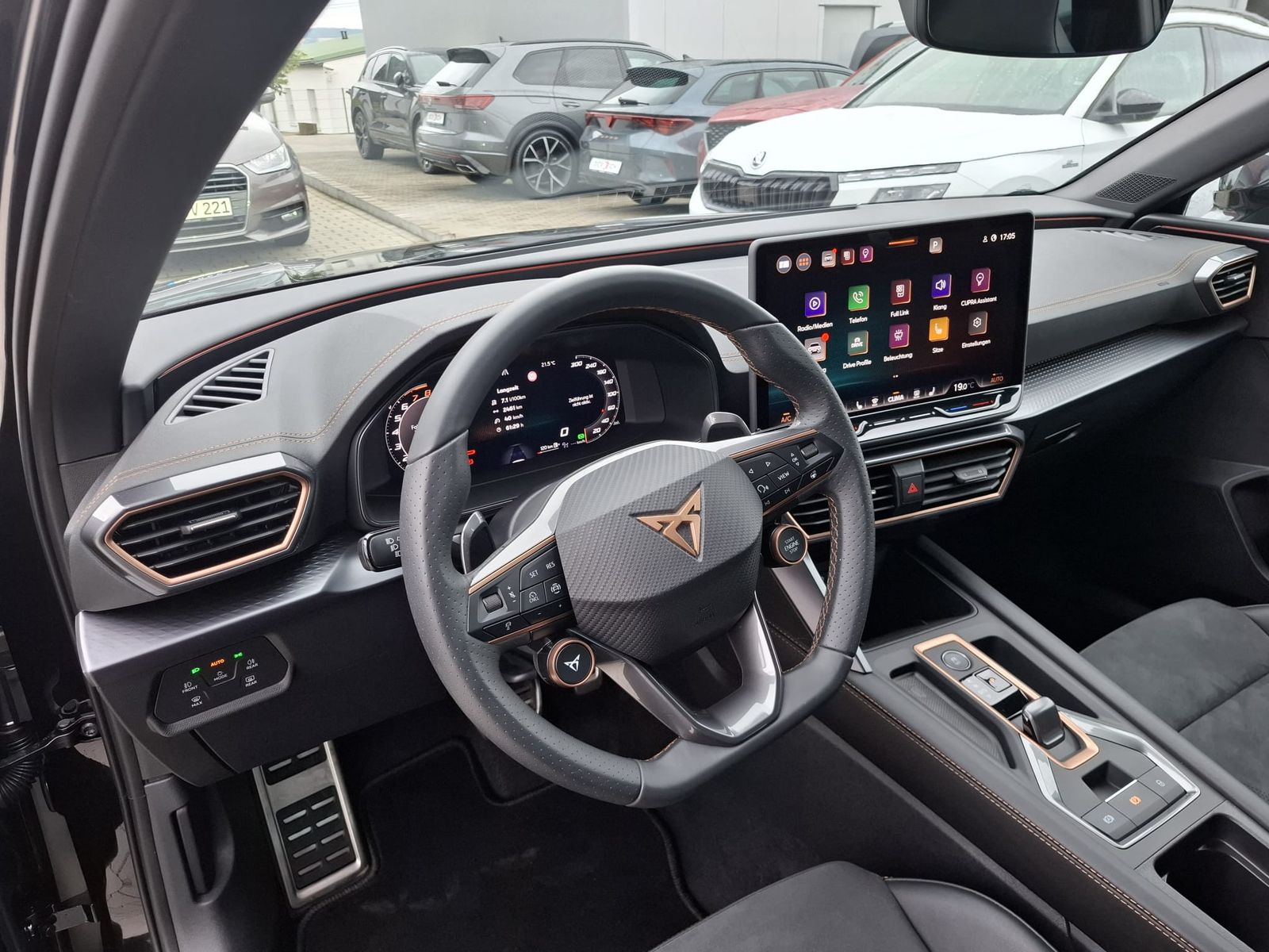 Fahrzeugabbildung CUPRA Leon 1.5 eTSI DSG AHK*DYNAMICA*EDGE*LED*5JGARAN.