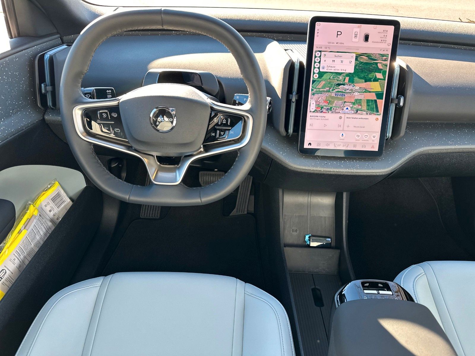 Fahrzeugabbildung Volvo EX30 Ultra Pure Electric Extenden Range "Pano"