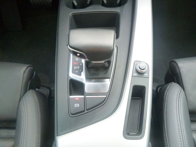 Fahrzeugabbildung Audi A4 Avant 35 TFSI >AUT/AHK/NAV/LEDER<