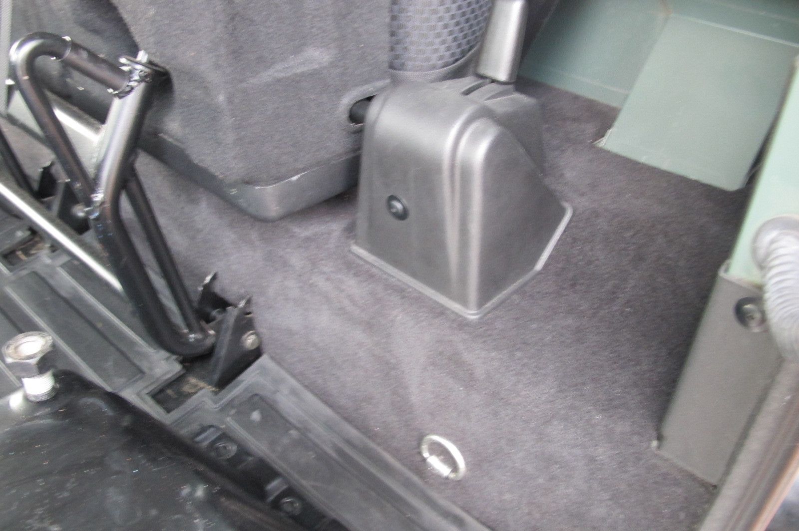 Fahrzeugabbildung Land Rover Defender 90 E Station Wagon