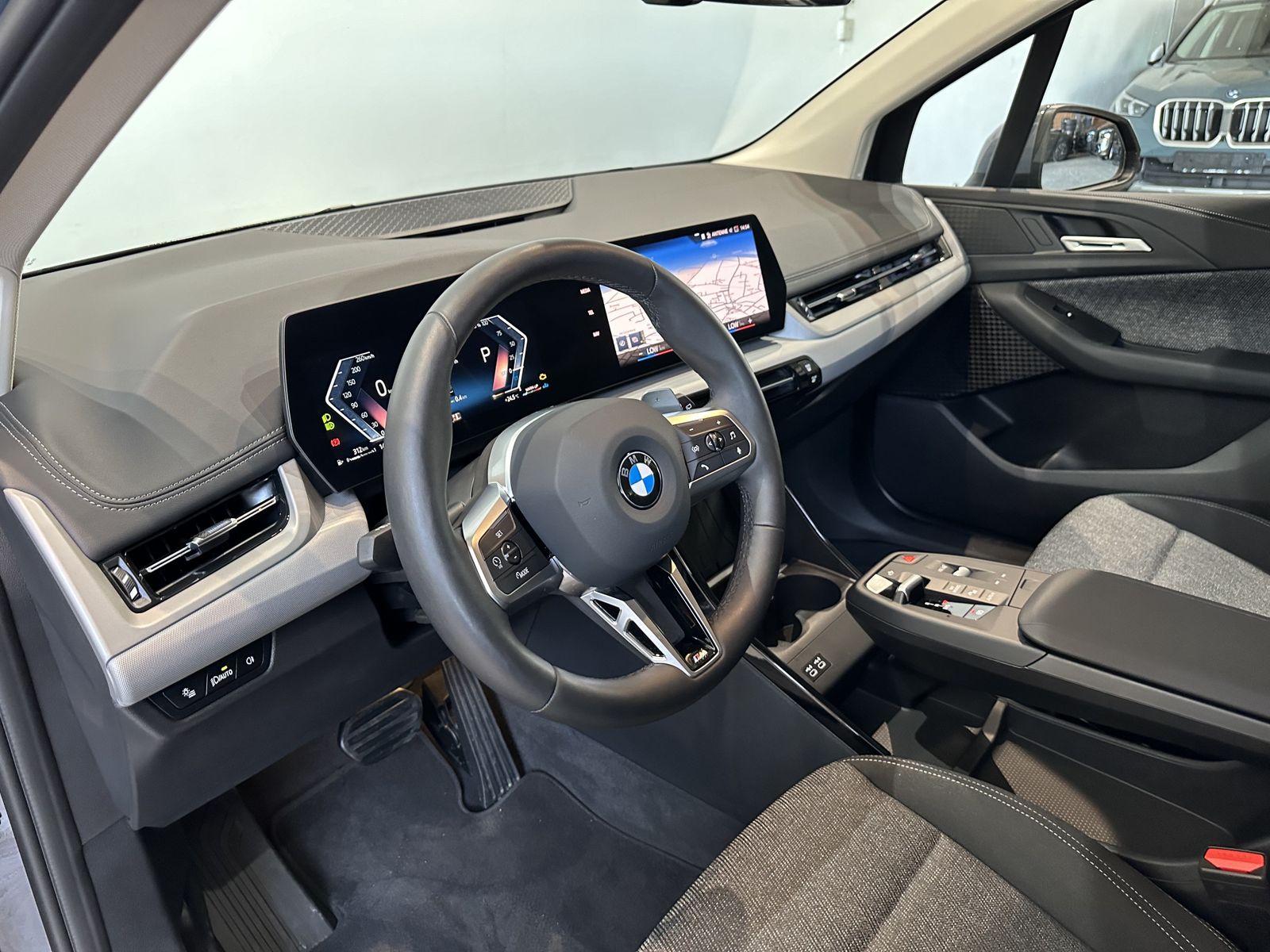 Fahrzeugabbildung BMW 220i Active Tourer AHK Widescreen Display