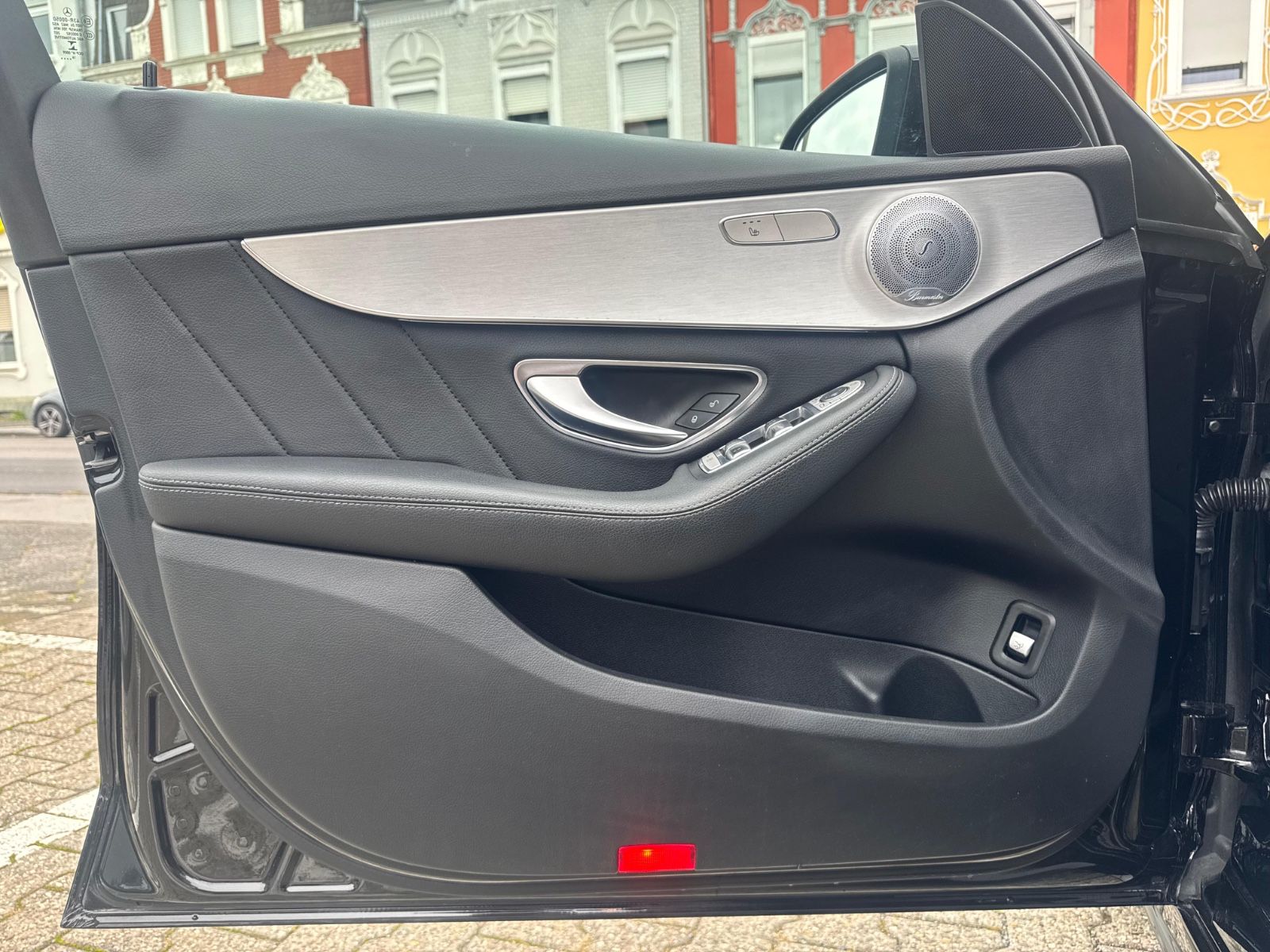 Fahrzeugabbildung Mercedes-Benz C 180 T AMG LINE BURMESTER AHK KAMERA LED
