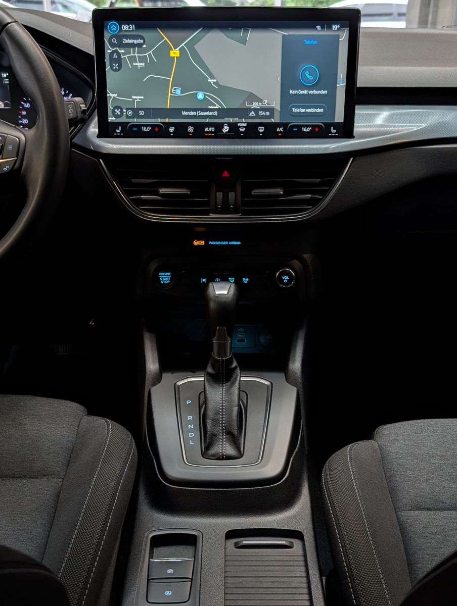 Fahrzeugabbildung Ford Focus Limo EB Active SHz LED Navi ACC Kamera 17"