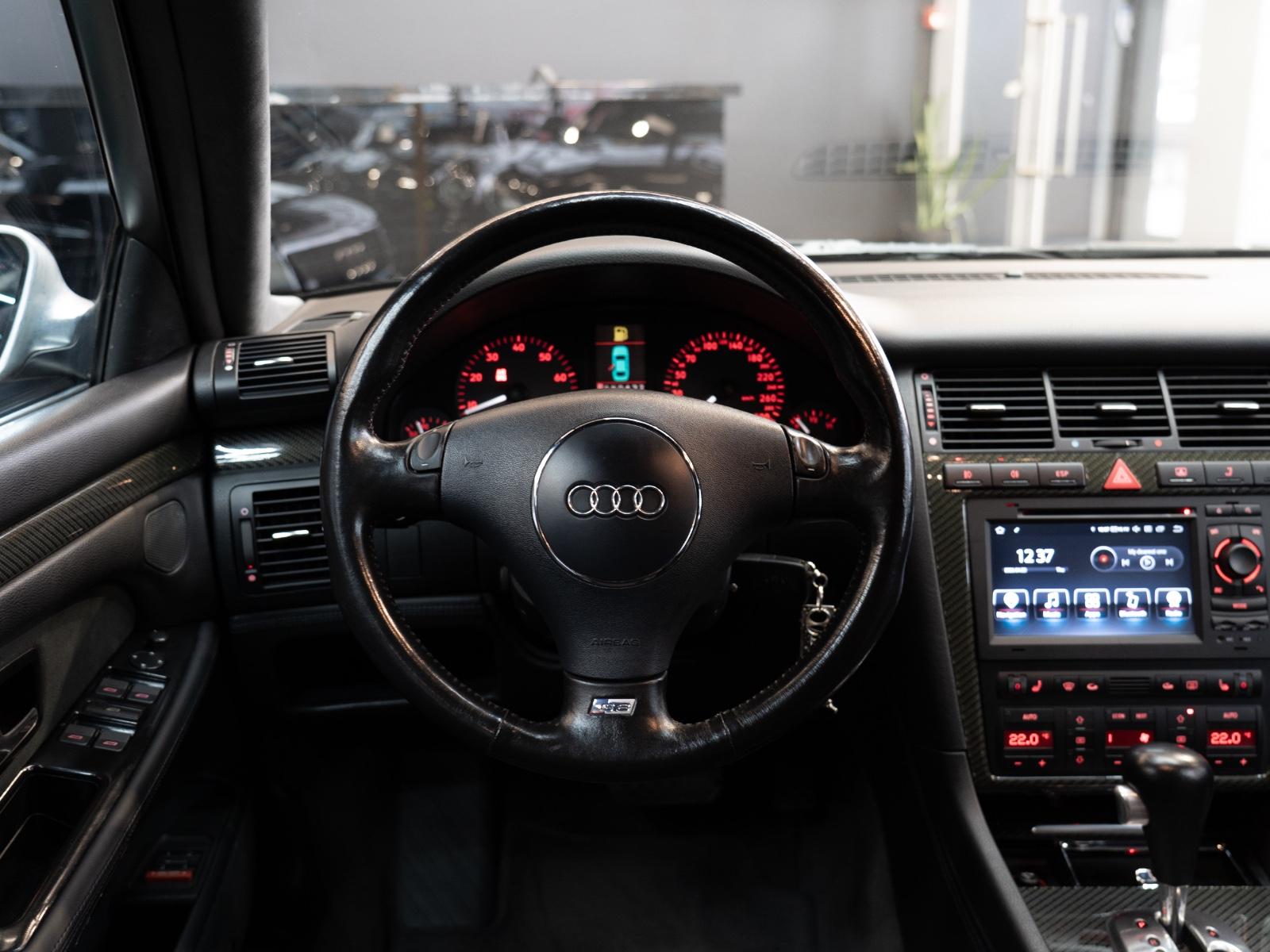 Audi S8 4.2 Quattro