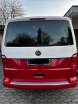 Volkswagen T6 Multivan - rote Volkswagen T6 Multivan