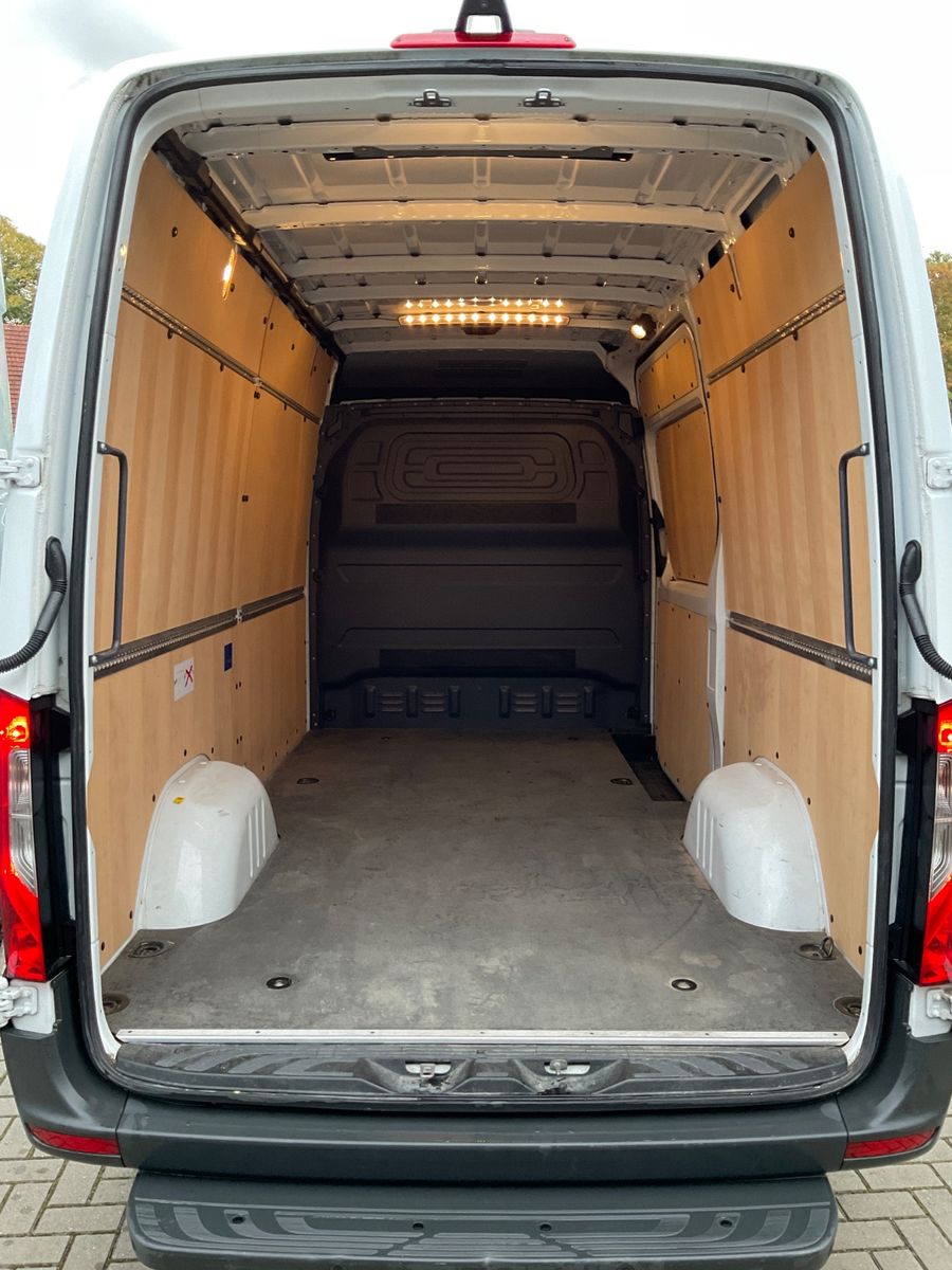 Fahrzeugabbildung Mercedes-Benz Sprinter 317 CDI,3.5T,L2 H2,Auto,Kamera,Navi,LED
