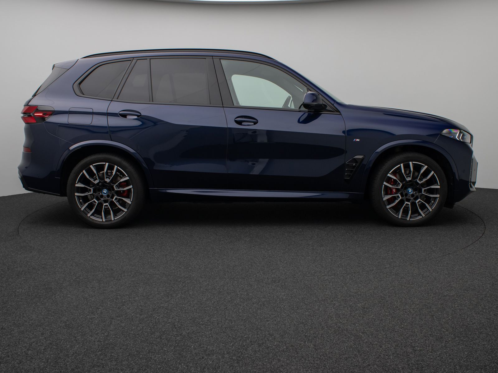 Fahrzeugabbildung BMW x5 xD50e M SportPro Panorama 360°HUD DAB H/K 21"