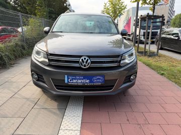 Volkswagen Tiguan - 1