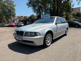 BMW 525i Exclusive Touring*KLIMAAUT*SSD*NAVI*PDC* - BMW 525 aus 2003: Kombi
