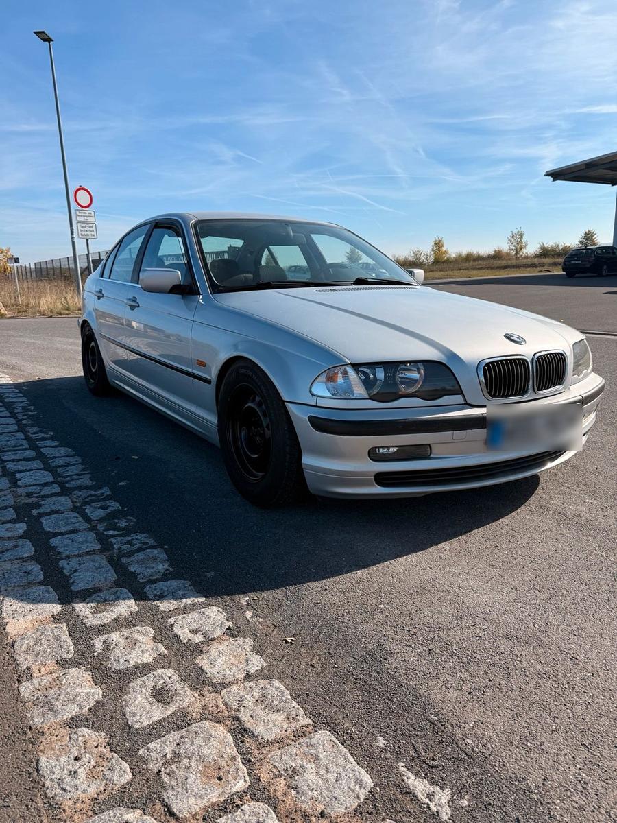 BMW 320