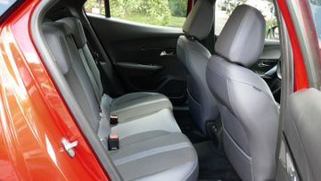 Fahrzeugabbildung Peugeot 2008 Allure, Navi, Klima, Kamera