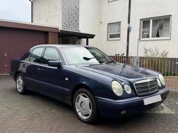 Mercedes E 320 - 2