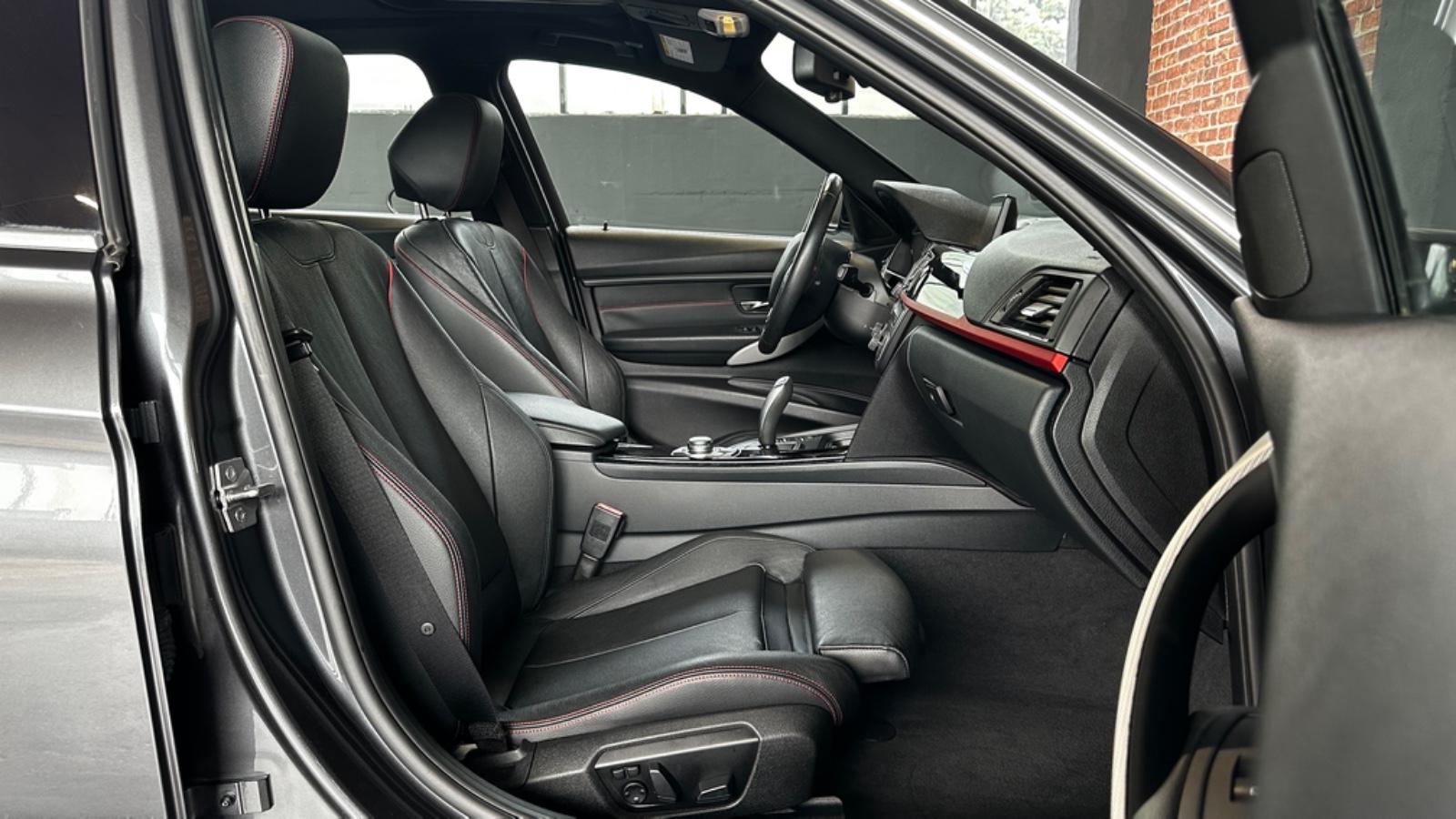 BMW 335i Hybrid | 306 ch | BVM | Cuir | Caméra | Sièges électriques | Sièges chauffants | Toit ouvrant