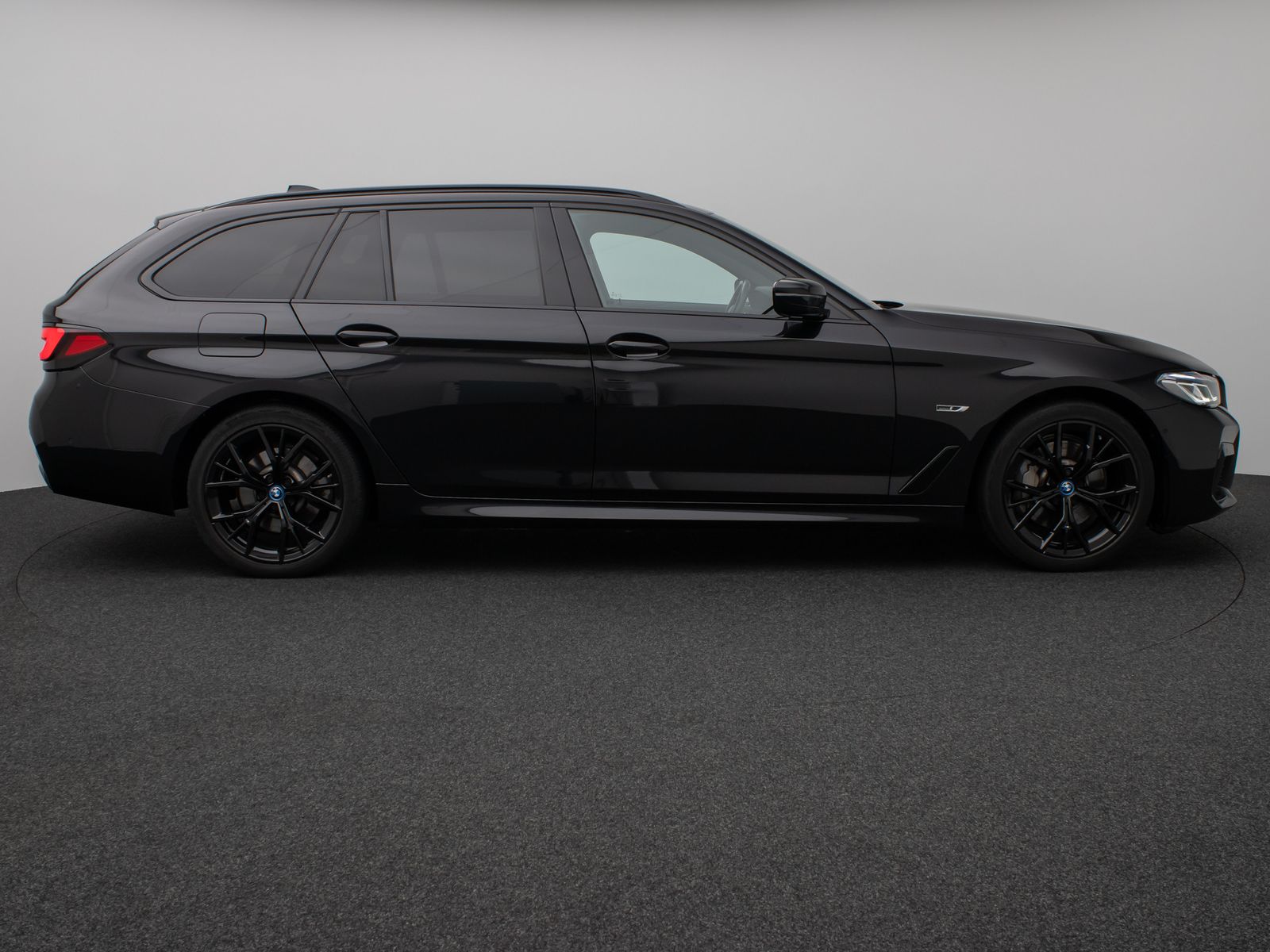 Fahrzeugabbildung BMW 530e xD M Sport Kamera Laser HUD DAB H/K Komfort