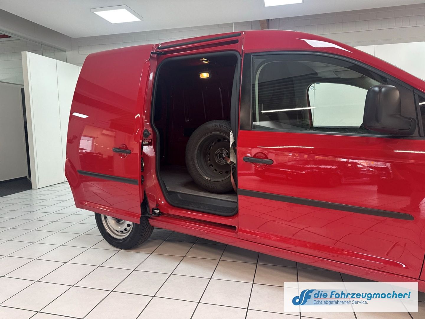 Fahrzeugabbildung Volkswagen Caddy Kasten 2.0 TDI DSG Klima PDC Berganfahrass