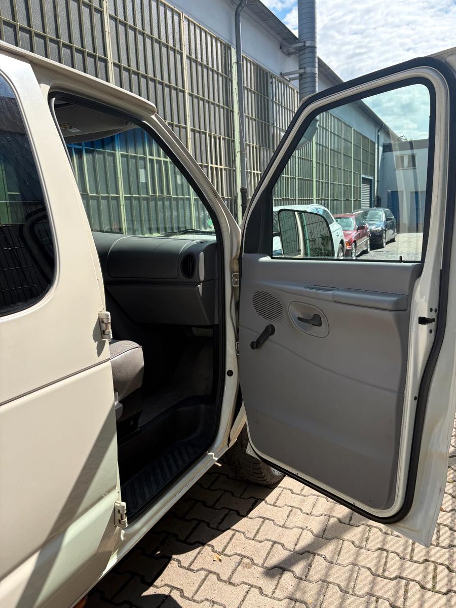 Ford E350 CLUB WAGON VAN V8 TÜV Neu