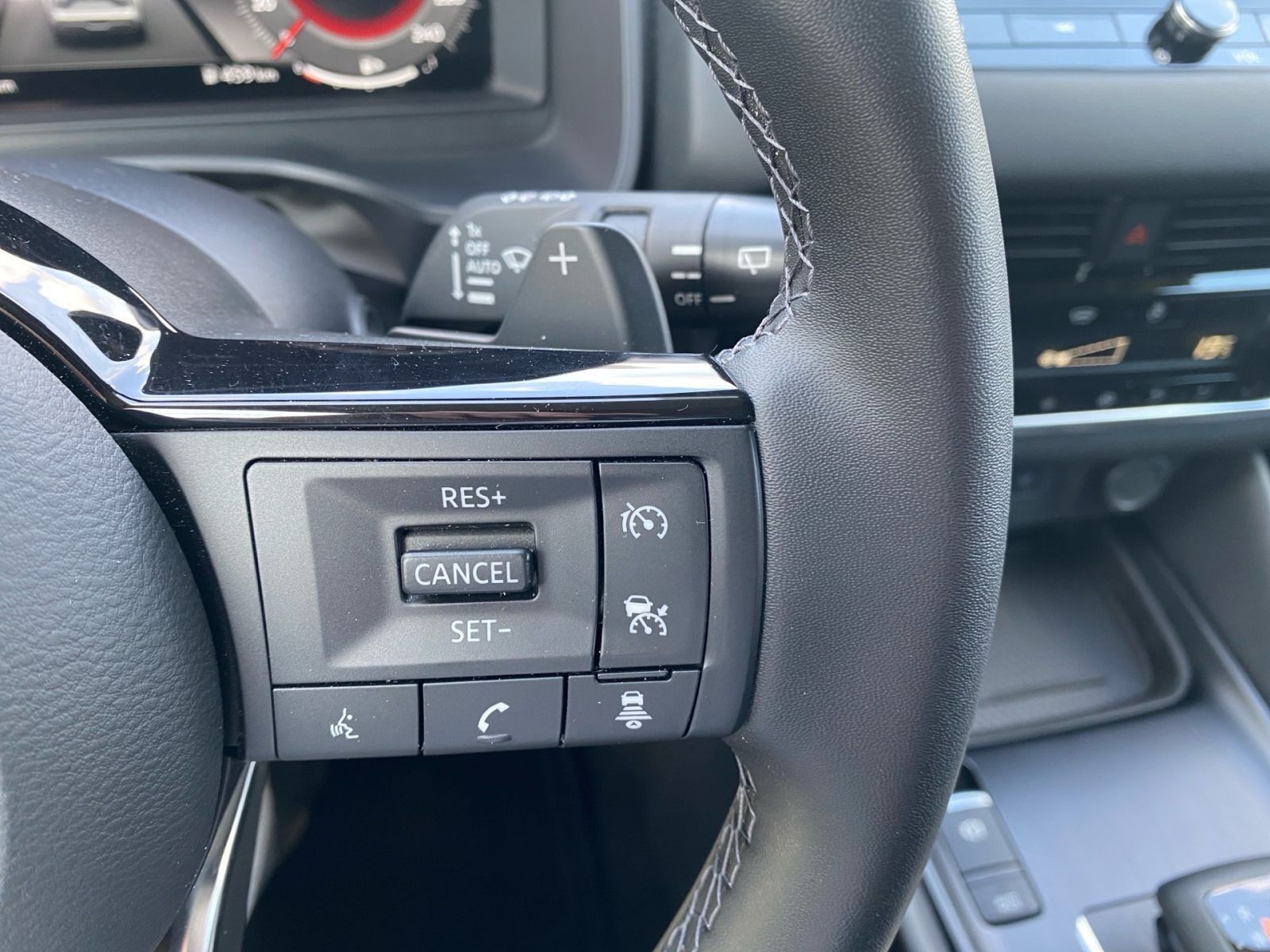 Fahrzeugabbildung Nissan Qashqai 1.3DIG-T Autom. N-Connecta*AHK*Pano*360'