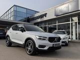 Volvo XC40 D4*R-Design*AWD*AHK*360°ACC*BLIS*PDC*Navi - silberne Volvo XC40