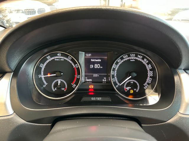 Skoda Rapid *Service:NEU*TEMPO*SitzHZ*KLIMAAUTO*PDC*