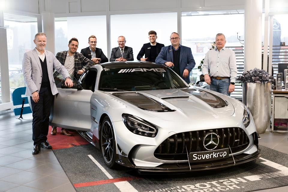 showroom-image-main