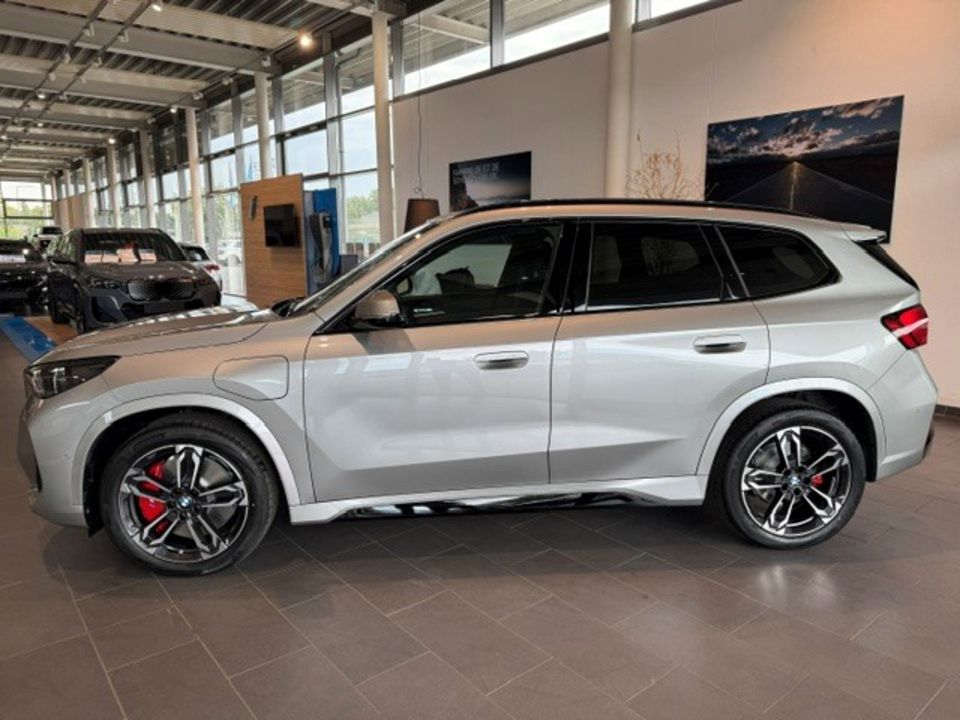 BMW X1 xDrive30e Steptronic M Sportpaket AHK imagem 3