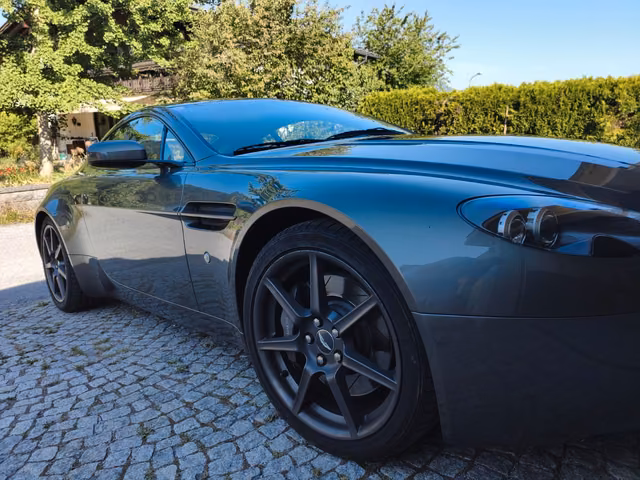 Aston Martin V8 Vantage 4.3l - Handschalter, Kupplung Neu