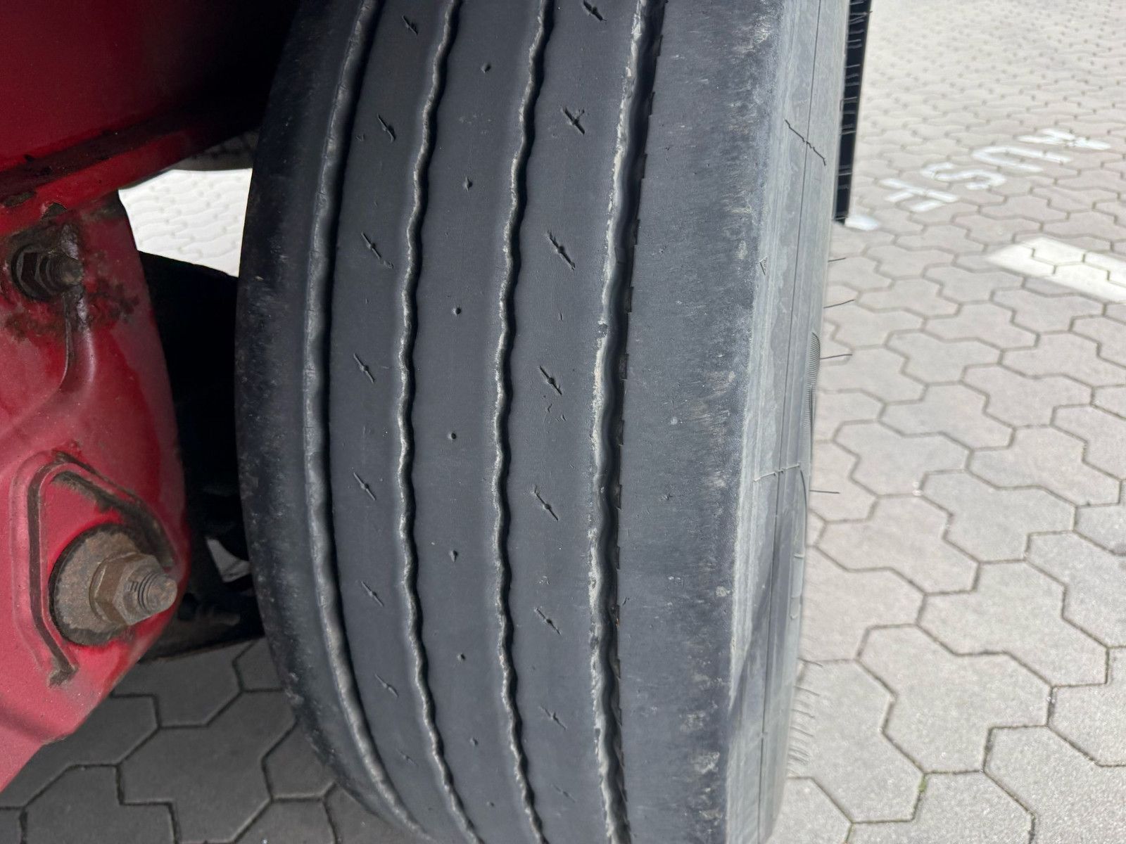 Fahrzeugabbildung Schwarzmüller SPA 3/E Plattform Auflieger mit Schwerlastwinden