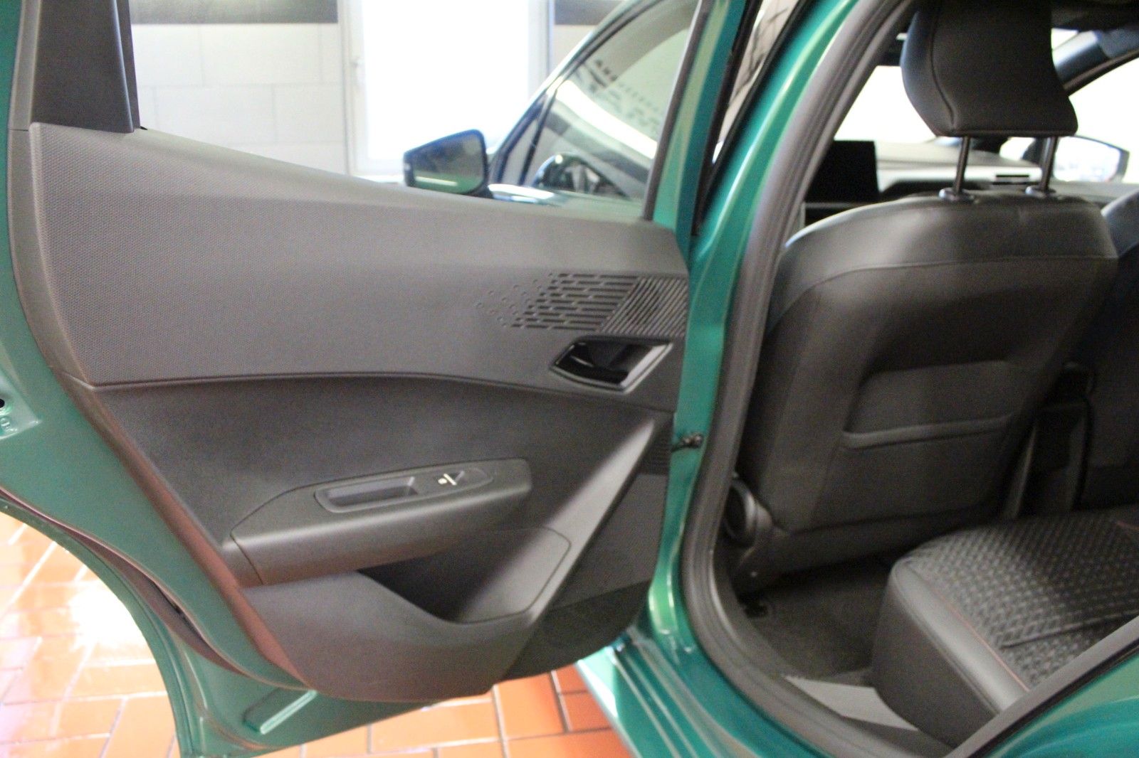 Fahrzeugabbildung Renault Clio VI TCe 115 Techno*Winter-Paket* #15688