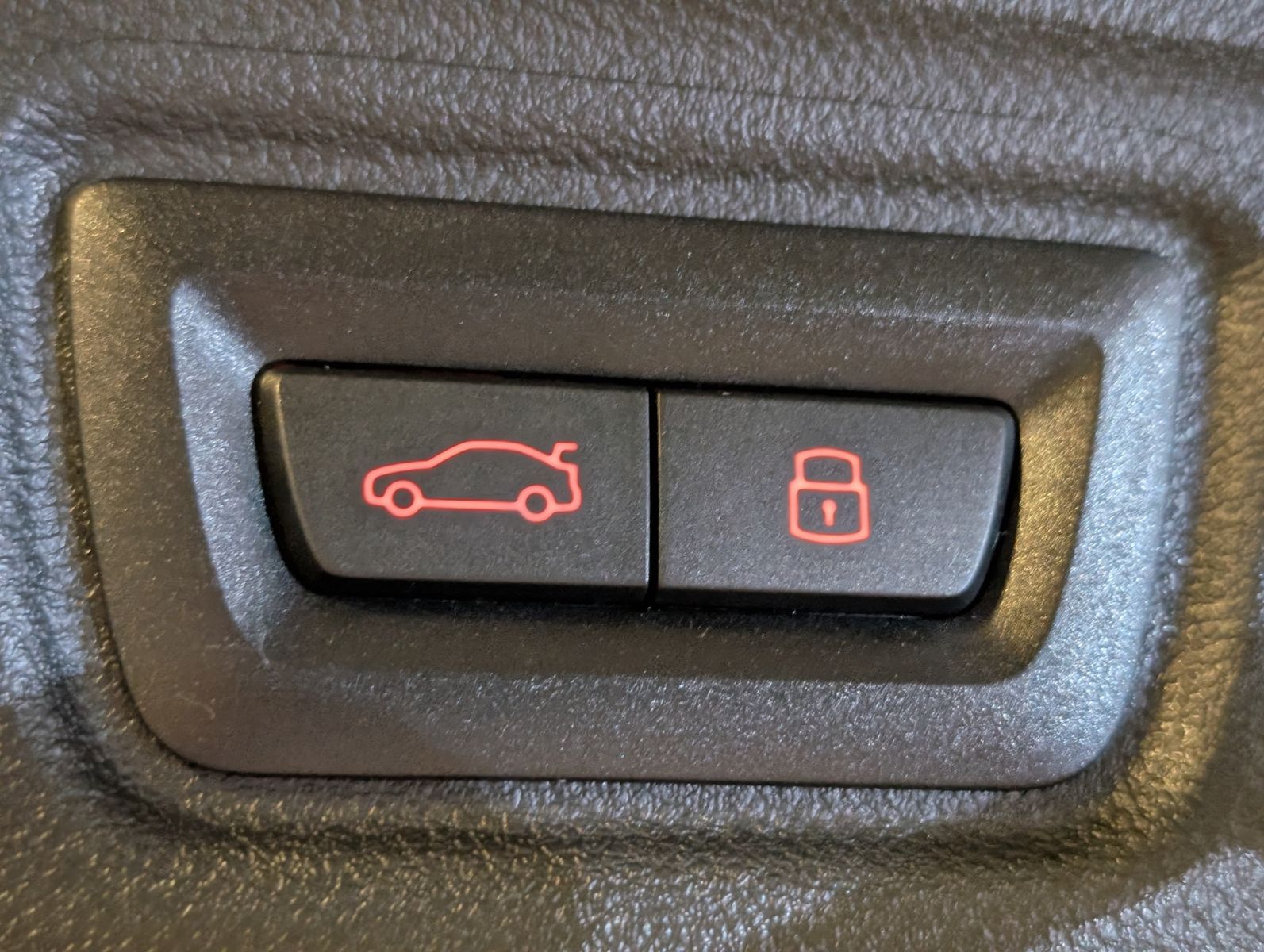 Fahrzeugabbildung BMW 320 d M-Sport Ad-LED ACC Comfort Kamera Pano AHK