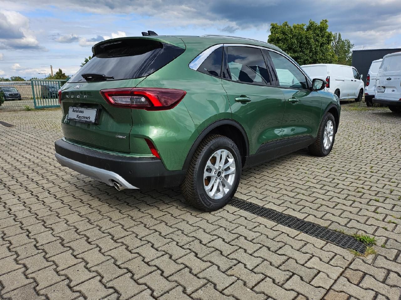 Fahrzeugabbildung Ford Kuga Hybrid Titanium