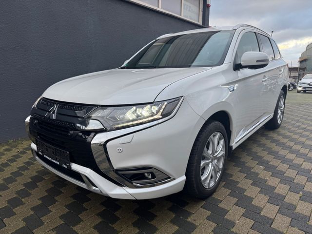 Mitsubishi Outlander PHEV Top 4WD Navi Leder