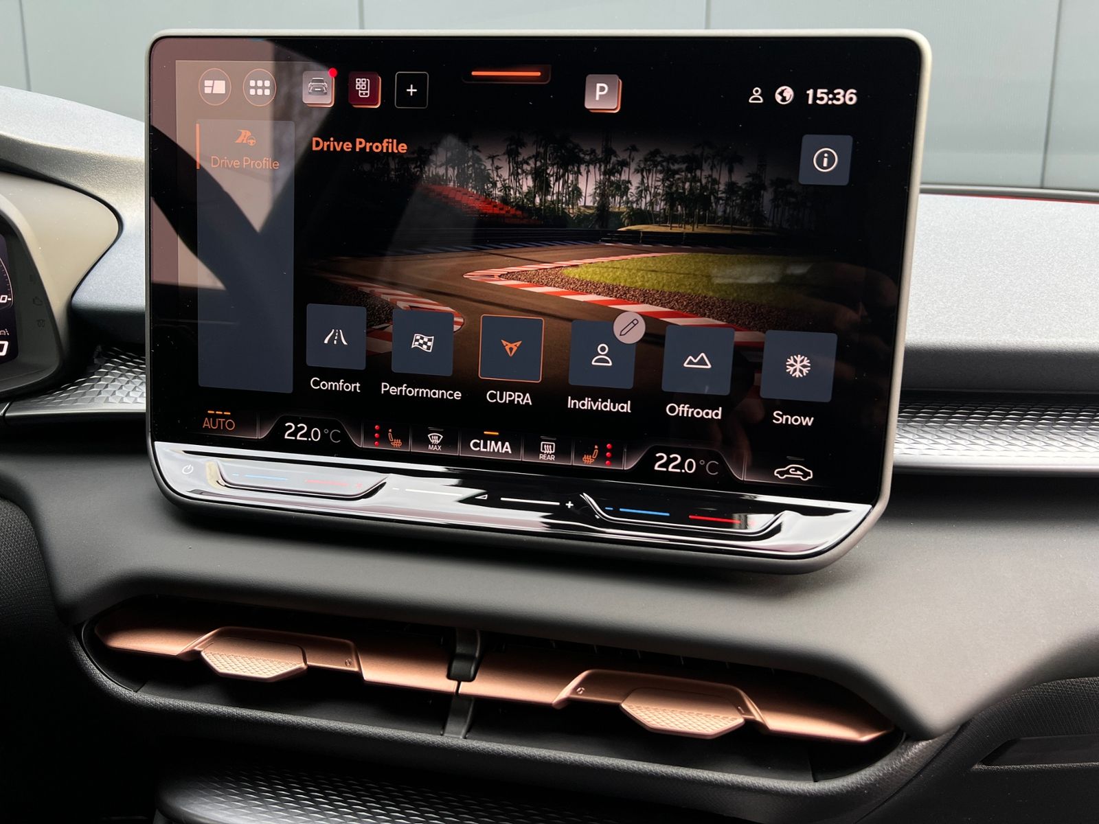 Fahrzeugabbildung CUPRA Terramar VZ 2.0 TSI DSG 4Drive *Garantie, AHK, D