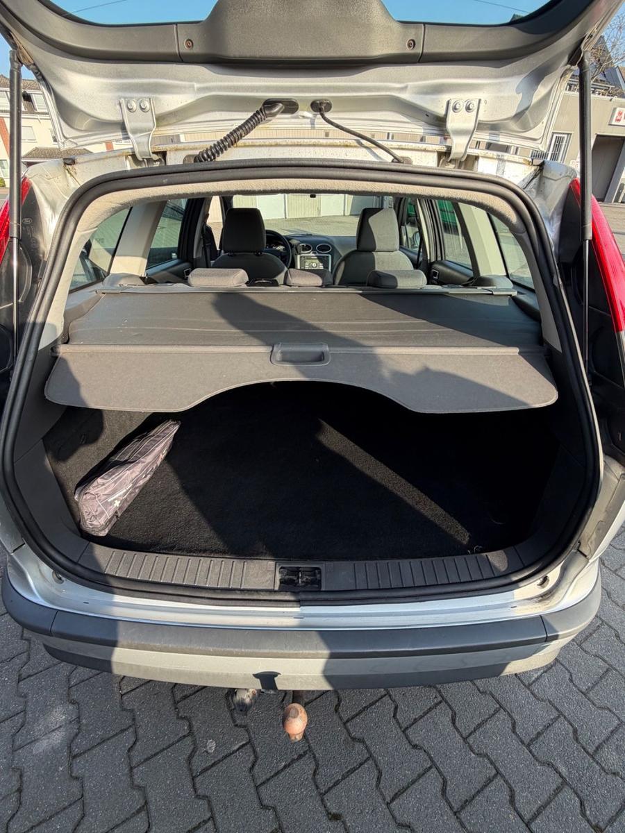 Ford Focus 2006 — photo 9