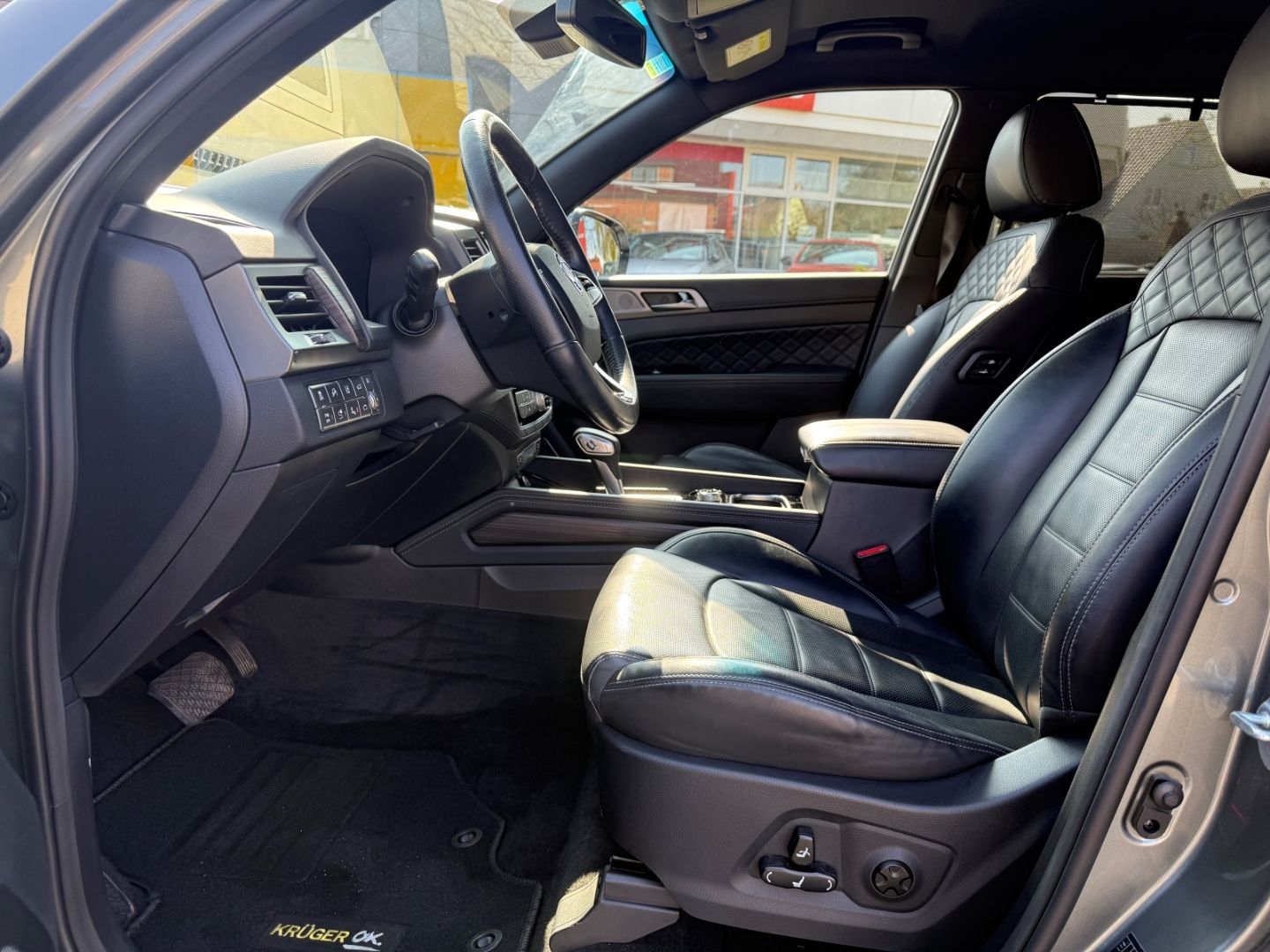 Fahrzeugabbildung KGM Rexton 2.2 AWD AT Sapphire Leder+SHZ+LHZ+Kamera